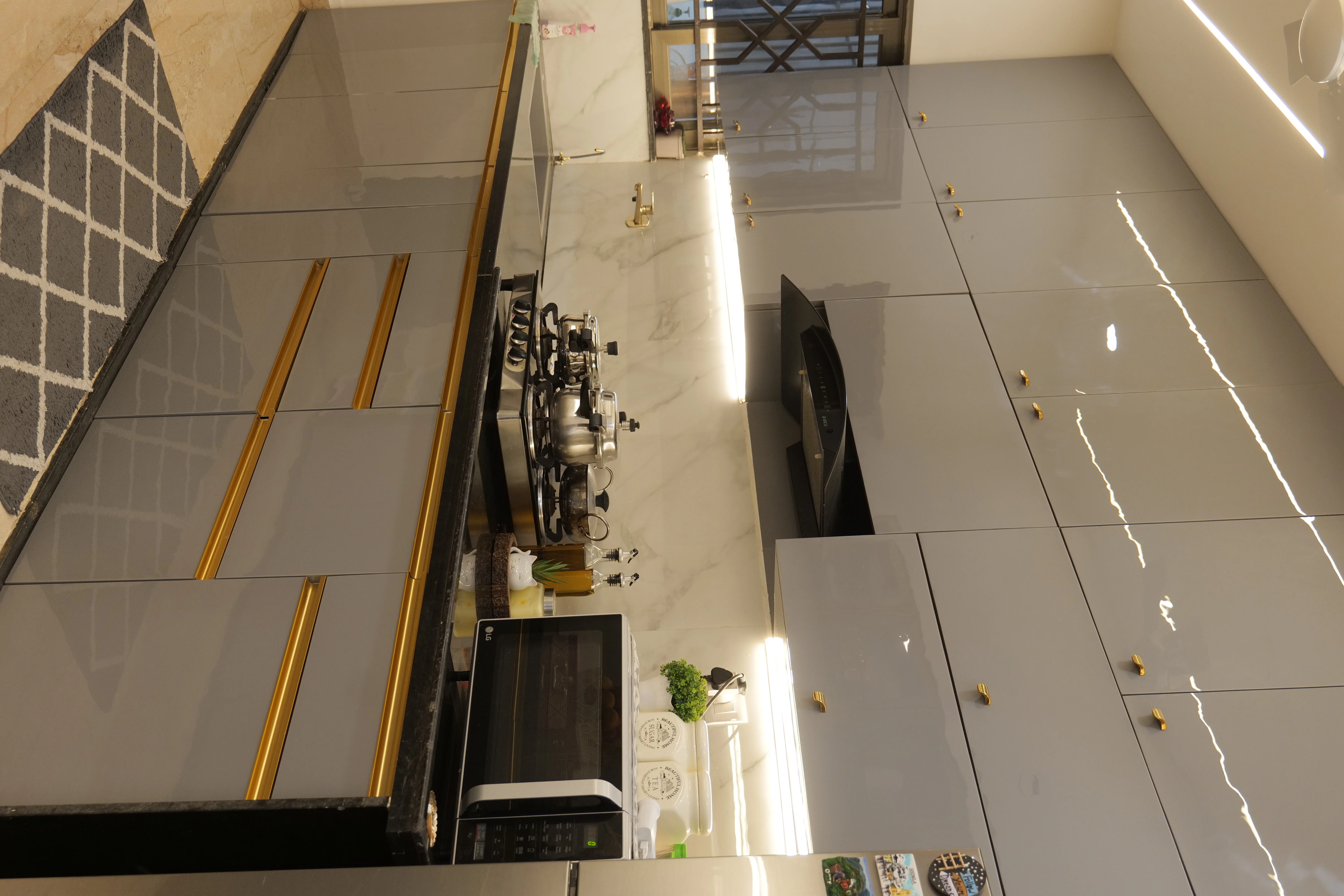 Sleek Modular Kitchen